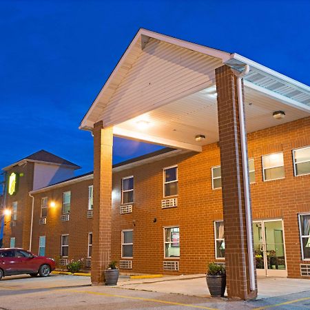 Hotel Super 8 By Wyndham St. Louis Airport Woodson Terrace Exterior foto