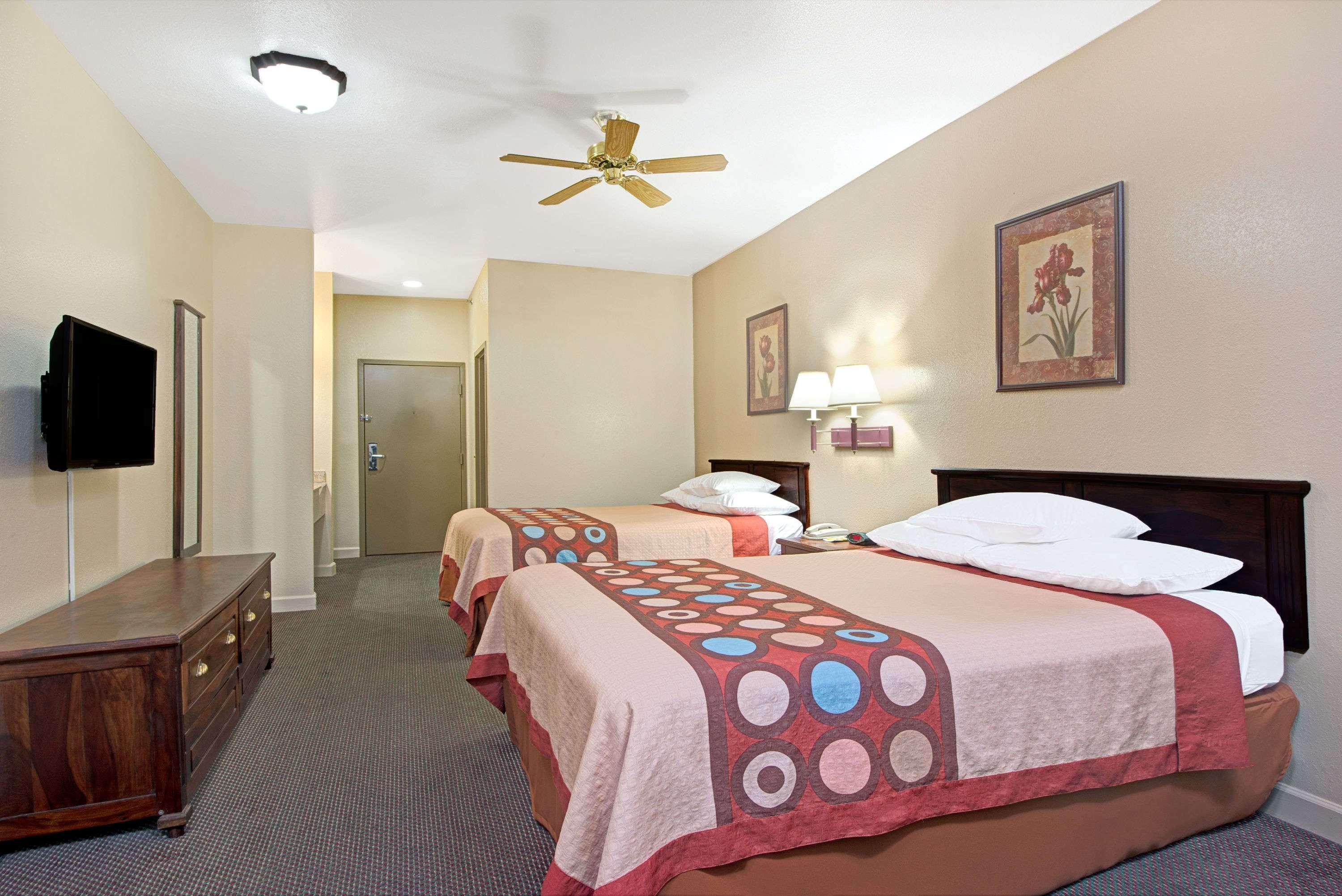 Hotel Super 8 By Wyndham St. Louis Airport Woodson Terrace Exterior foto