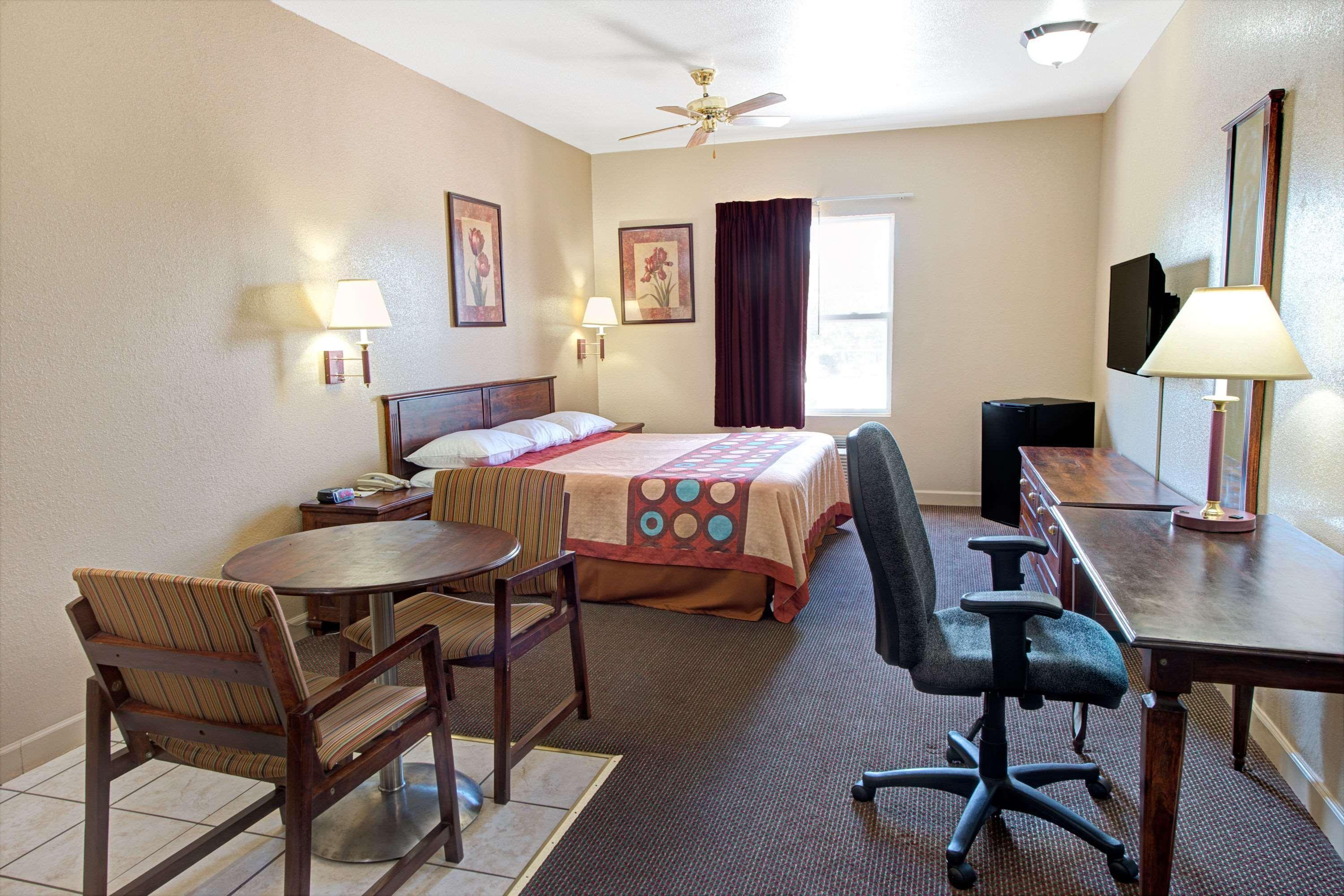 Hotel Super 8 By Wyndham St. Louis Airport Woodson Terrace Exterior foto